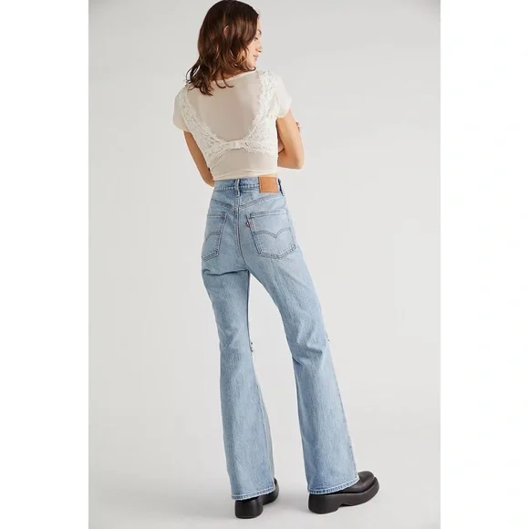 NEW Levi's Premium 70s High Rise Flare Jeans - Picture 2 of 13